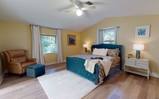 Sarasota Bay Pool Home