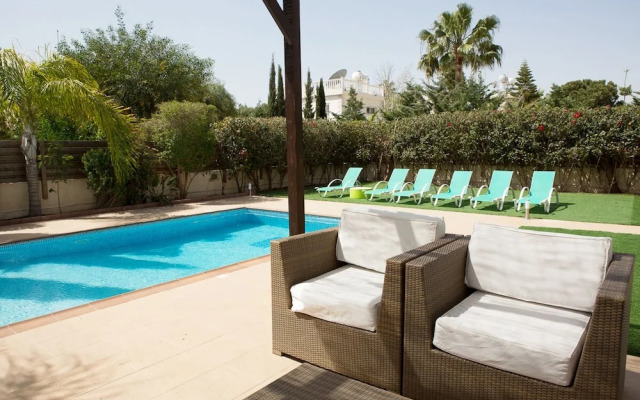Beautiful 4 Bed Villa in Ayia Napa, Nissi Beach