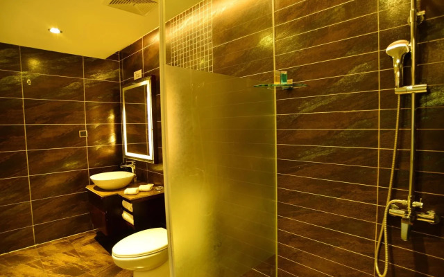 Phoenix Lake Impression Emei Hotel