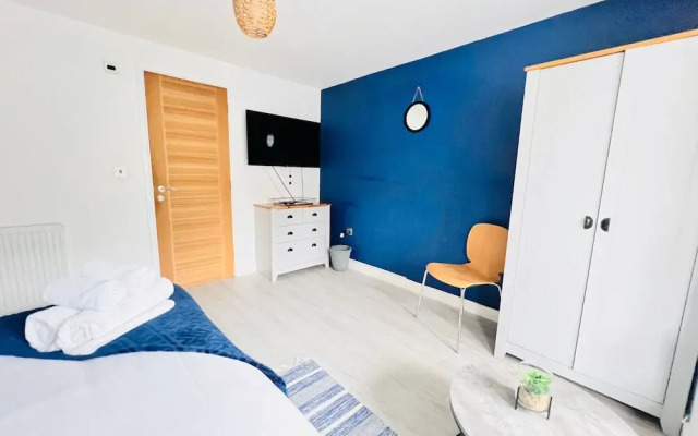 Tanzanite Apartment in Cambridge