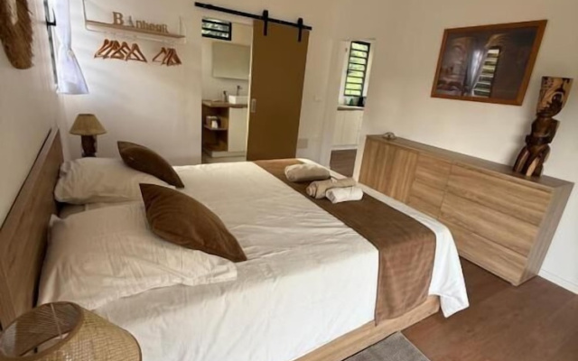 bungalow moorea tiki lodge