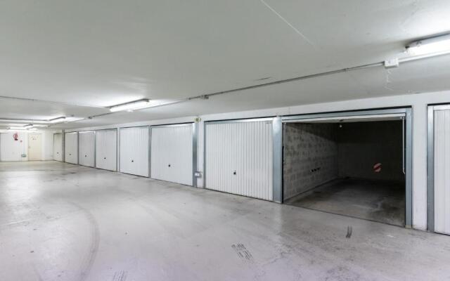 Nice 1 Bedroom downtown Carré d'Or with garage