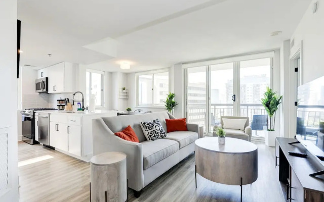 Elegant 2BR Apartment - Minutes to D.C.