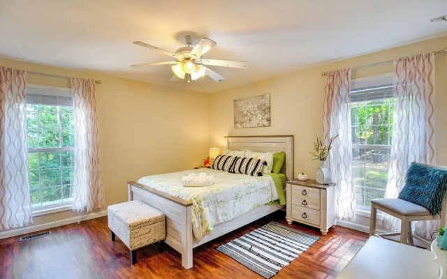 Charming Trenton Home w/ Mtn Views & Patio!
