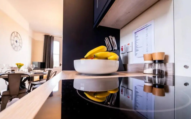 Stylish 3 Bedroom Maisonette