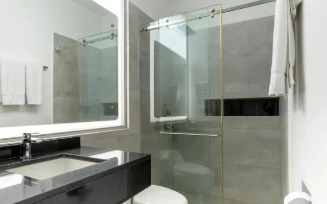 Aparta Suites Park 85