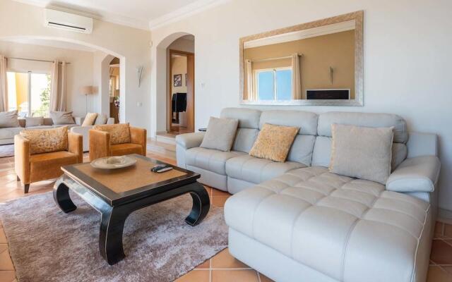 Designed Villa - Palheiro Village