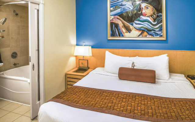 Hilton Vacation Club Crescent on South Beach Miami