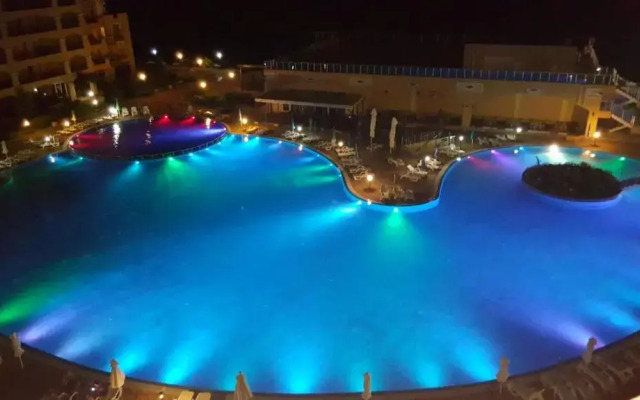 Apartments in Grand Midia Aheloy Palace