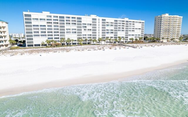 Oceania 705 3 Bedroom Condo by RedAwning