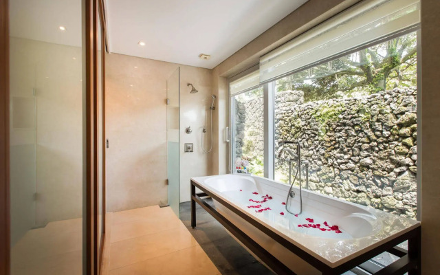 Seaes Hotel & Resort