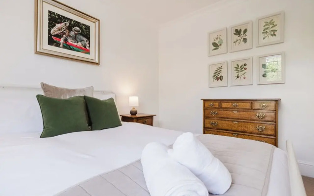 Stylish Townhouse Annexe Cheltenham