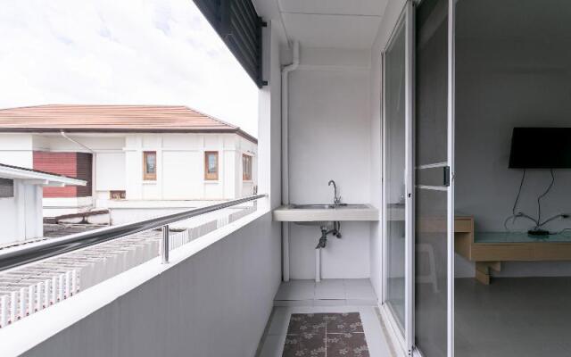 Ruan Plaisoi Apartment by ZUZU