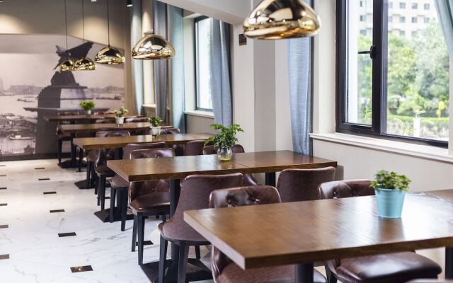Jinglai Hotel·Selection (Shanghai Xujiahui Jiaotong University)