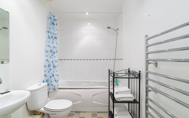 Wonderful 1BR Flat With Balcony - Hackney Downs