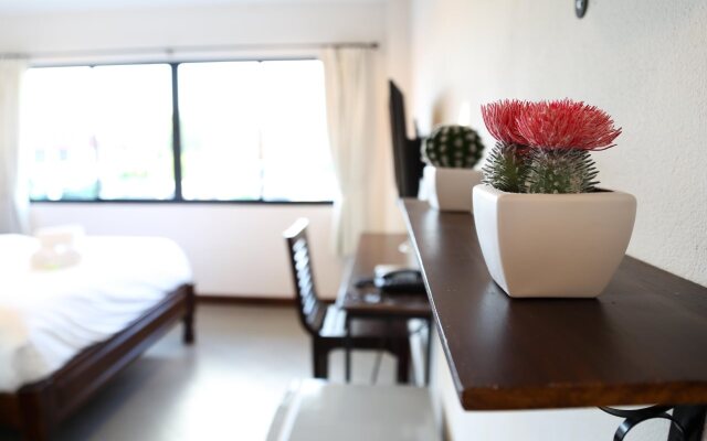 Sabai Hotel and Hostel