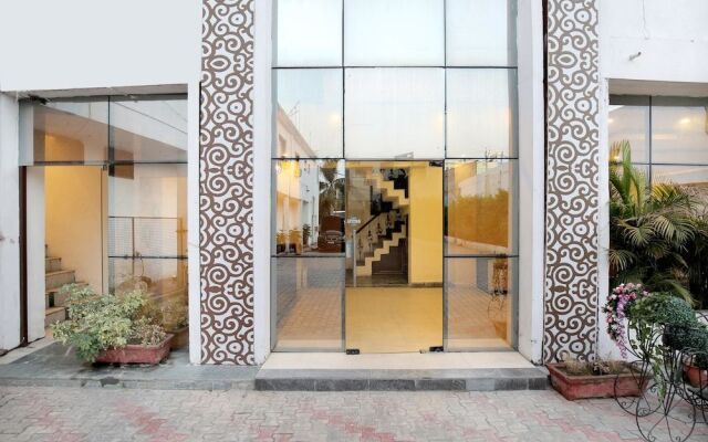 Oyo 14830 Hotel Dreamland Resorts