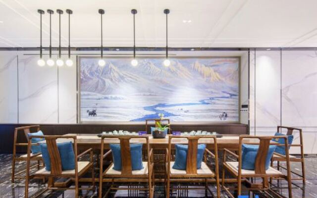 Urumqi Yaxin International Hotel (Xinjiang Agricultural University Autonomous Region Museum Store)