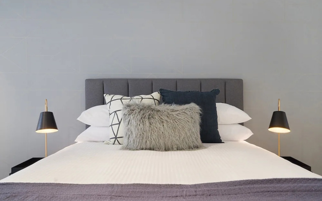 Central 1-bedroom Apartment With City Views – Guest Rooms – Sydney