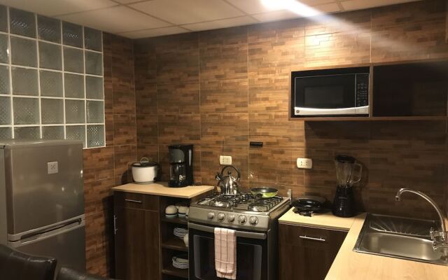 Del Niño Apartments