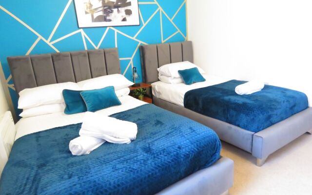 Tudors eSuites Two Bedroom & Balcony