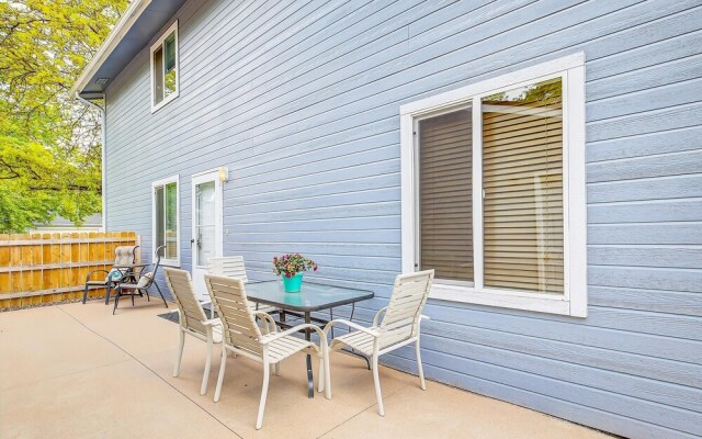 Ideally Located Westminster Home - Sleeps 13