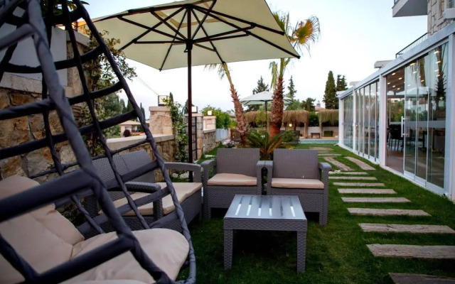 Urla 1867 Hotel
