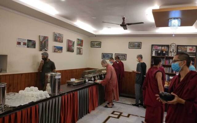 The Posh Hotel near Mall Road with Hassle Free Covered Parking