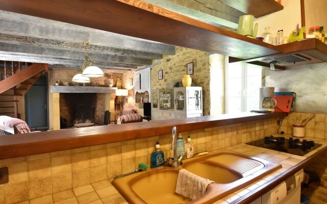 Beautiful Holiday Home in Wooded Grounds Near Villefranche-du-périgord