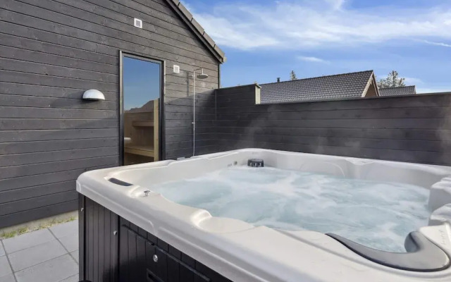 Spacious Retreat for 20 - By Traum Ferienwohnungen