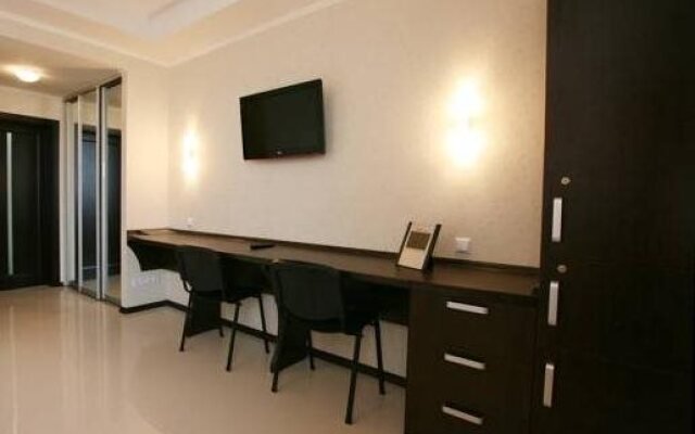 Lotos Apartments