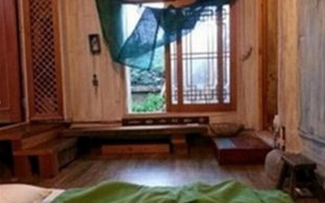 Eoddeon Hanok Guesthouse