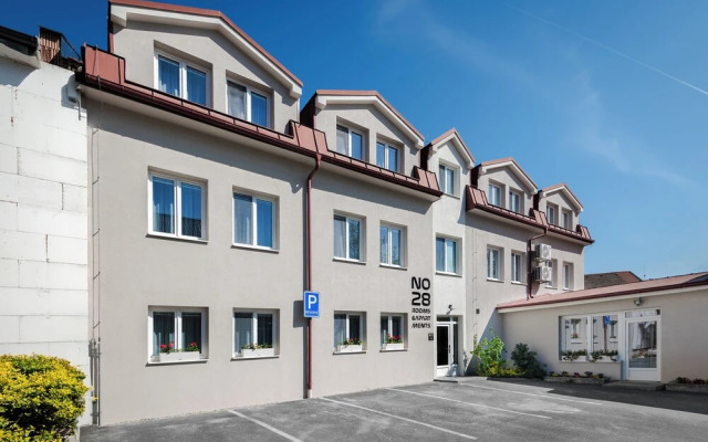 No. 28 Rooms & Apartments