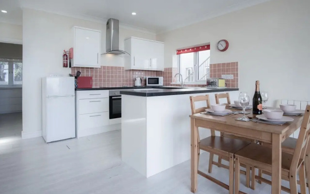 Sunbeam - 2 Bedroom Apartment - Pendine