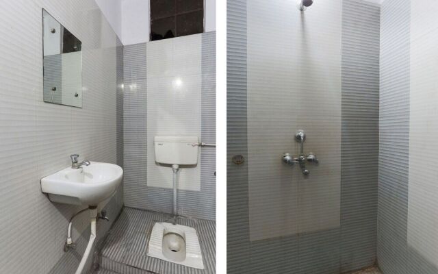 OYO 16749 Hotel Paris