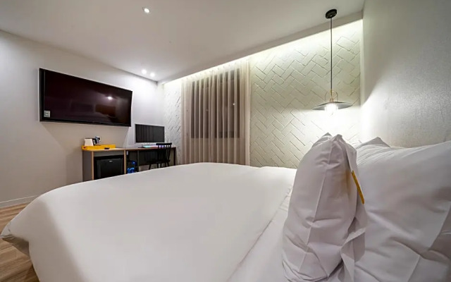 Busan Guseodong Hotel Button