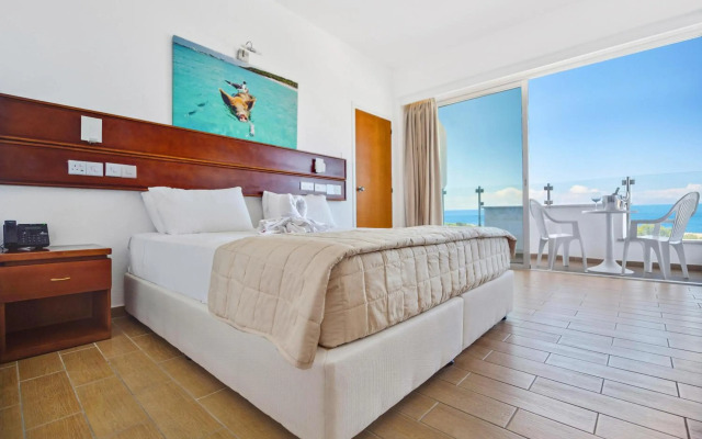 Leonardo Plaza Cypria Maris Beach Hotel & Spa