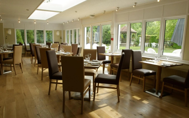 Little Silver Country Hotel