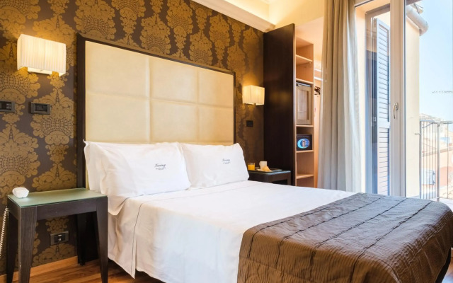 Touring Hotel