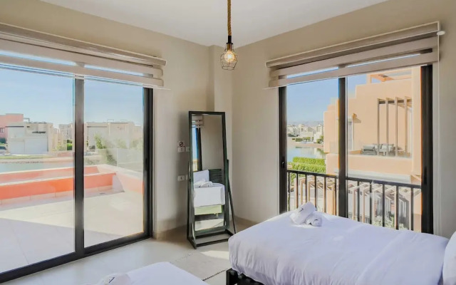 Xuru Stays I Astounding 3bdr Villa @ Tawila Pool Front