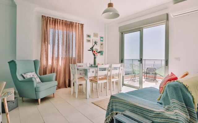 Modern & Chic Loft Apt. *Terrace *BBQ *Parking