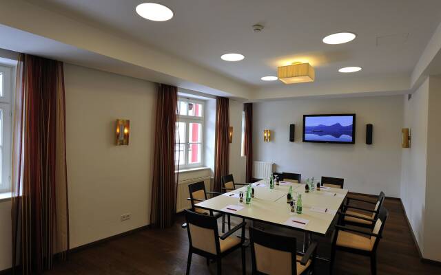 Romantik Residenz Ferienwohnungen Hotel Im Weissen Rössl