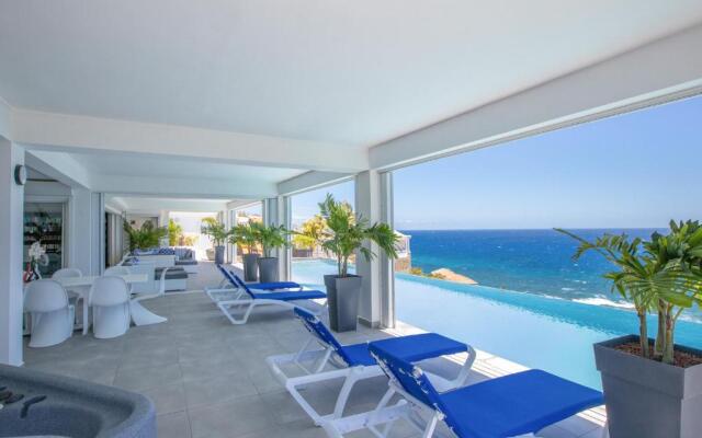 5 Bedrooms Villa Bel Amour, luxury and awesome sea view - SXM