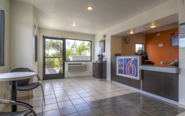 Motel 6 Los Angeles - Baldwin Park