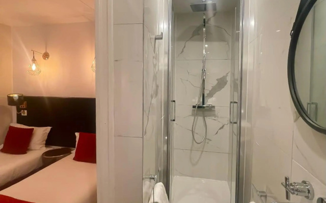 Отель Eiffel Rive Gauche