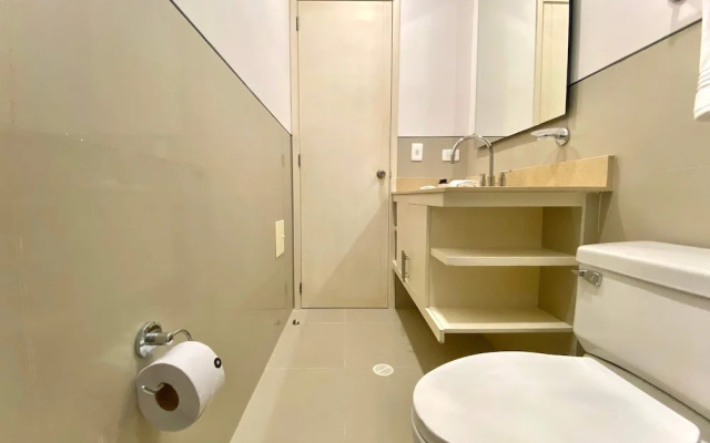 w Impeccable 2BR w Charming Balcony in CTG