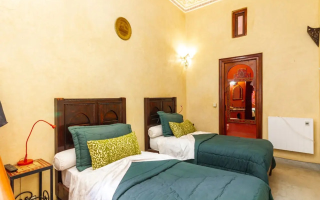 Riad Le Dromadaire Bleu by Weekome