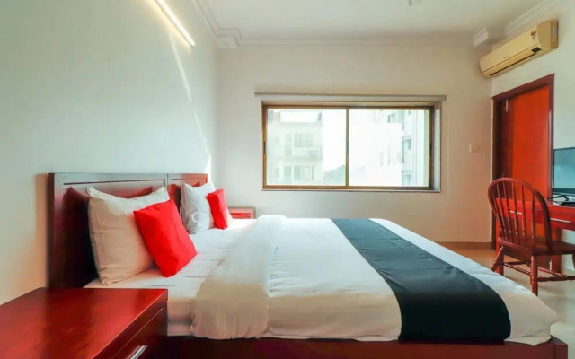 Makers Hotel by OYO Rooms