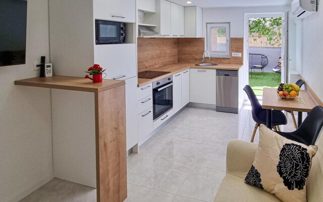 Beautiful Apartment in Zadar With Wifi and 1 Bedrooms