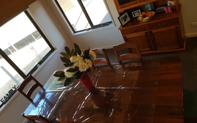 Moondance Lodge – Guest Rooms – Merrijig